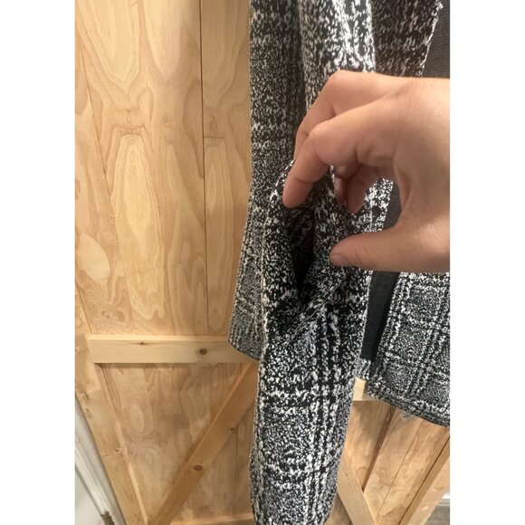 Sugar Rain Black & White Plaid Long-Sleeve Button-Down Jacket With Chest & Side - Picture 10 of 11